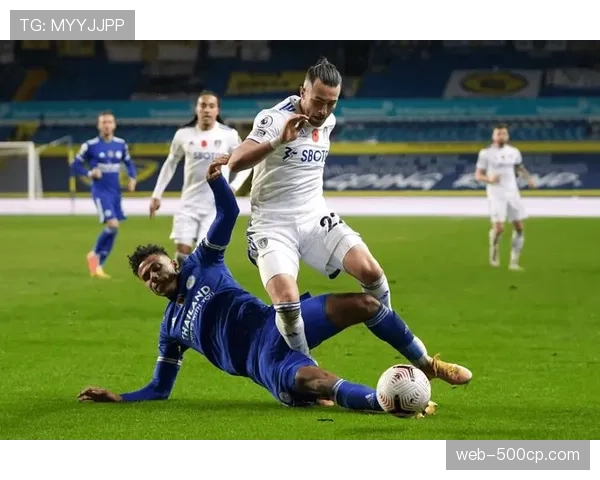 维拉对阵利兹联，斯塔赫任意球世界波破门先拔头筹